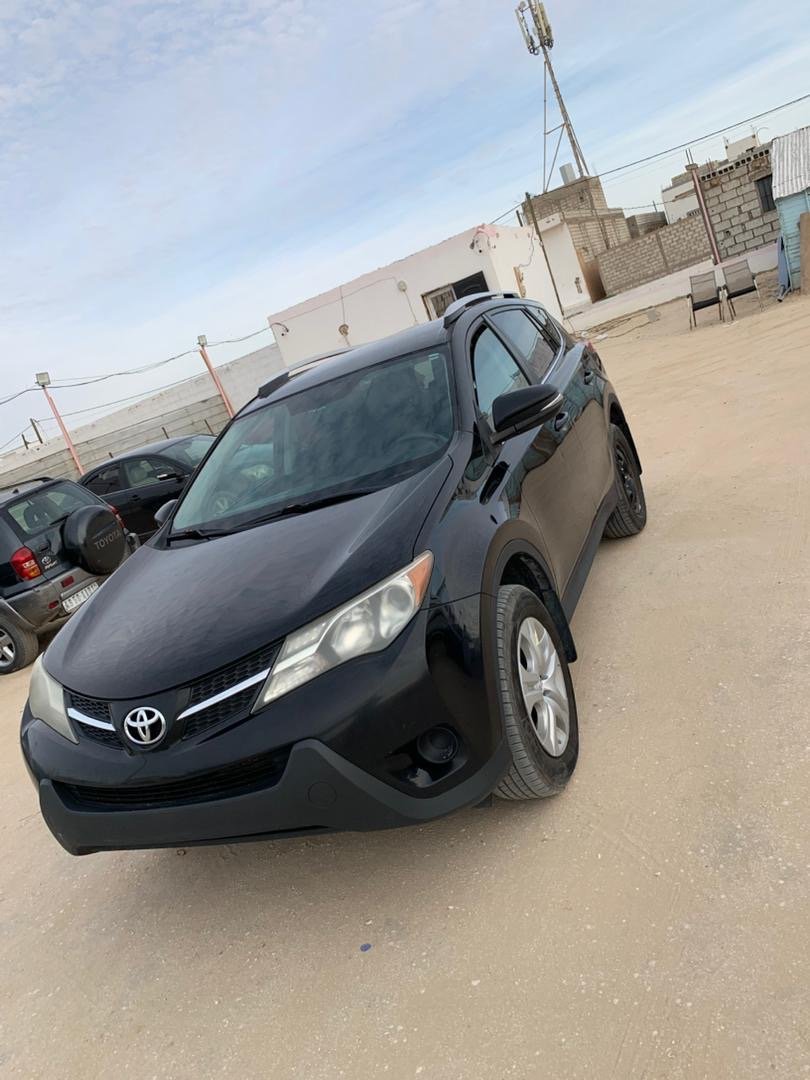 تويوتا راف 4 le 2015