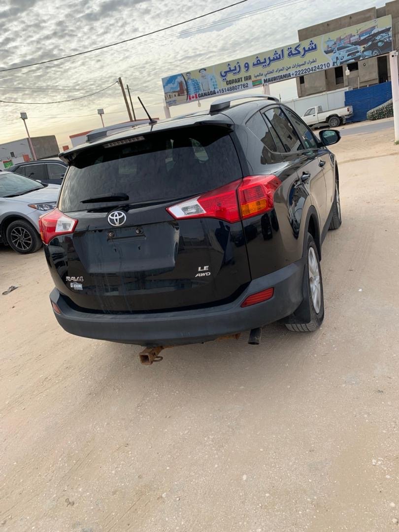 تويوتا راف 4 le 2015