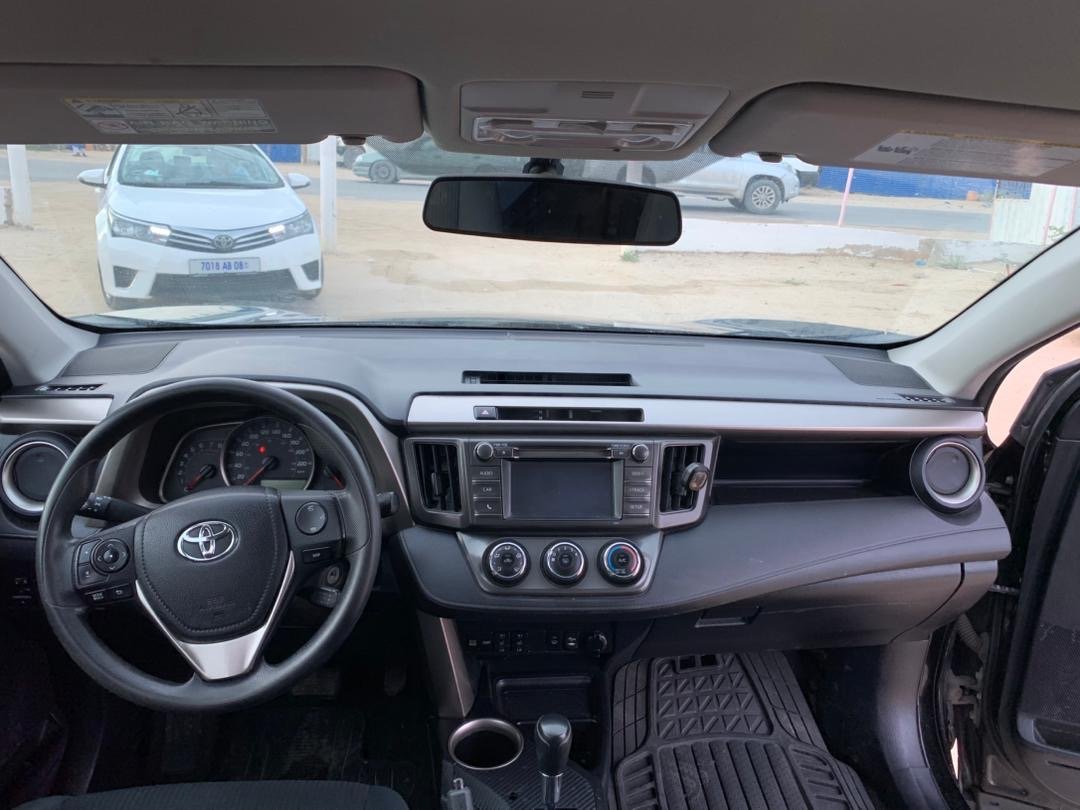 تويوتا راف 4 le 2015