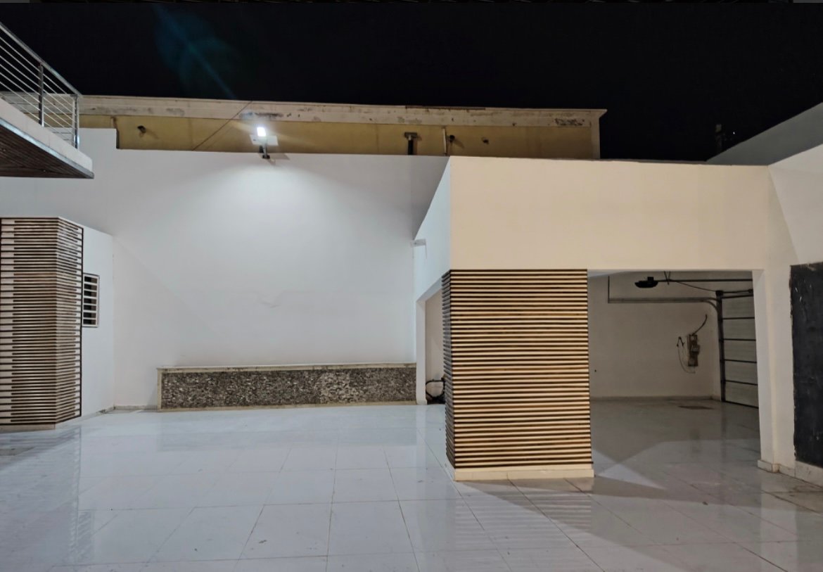 للبيع فيلا فخمة مساحة 600