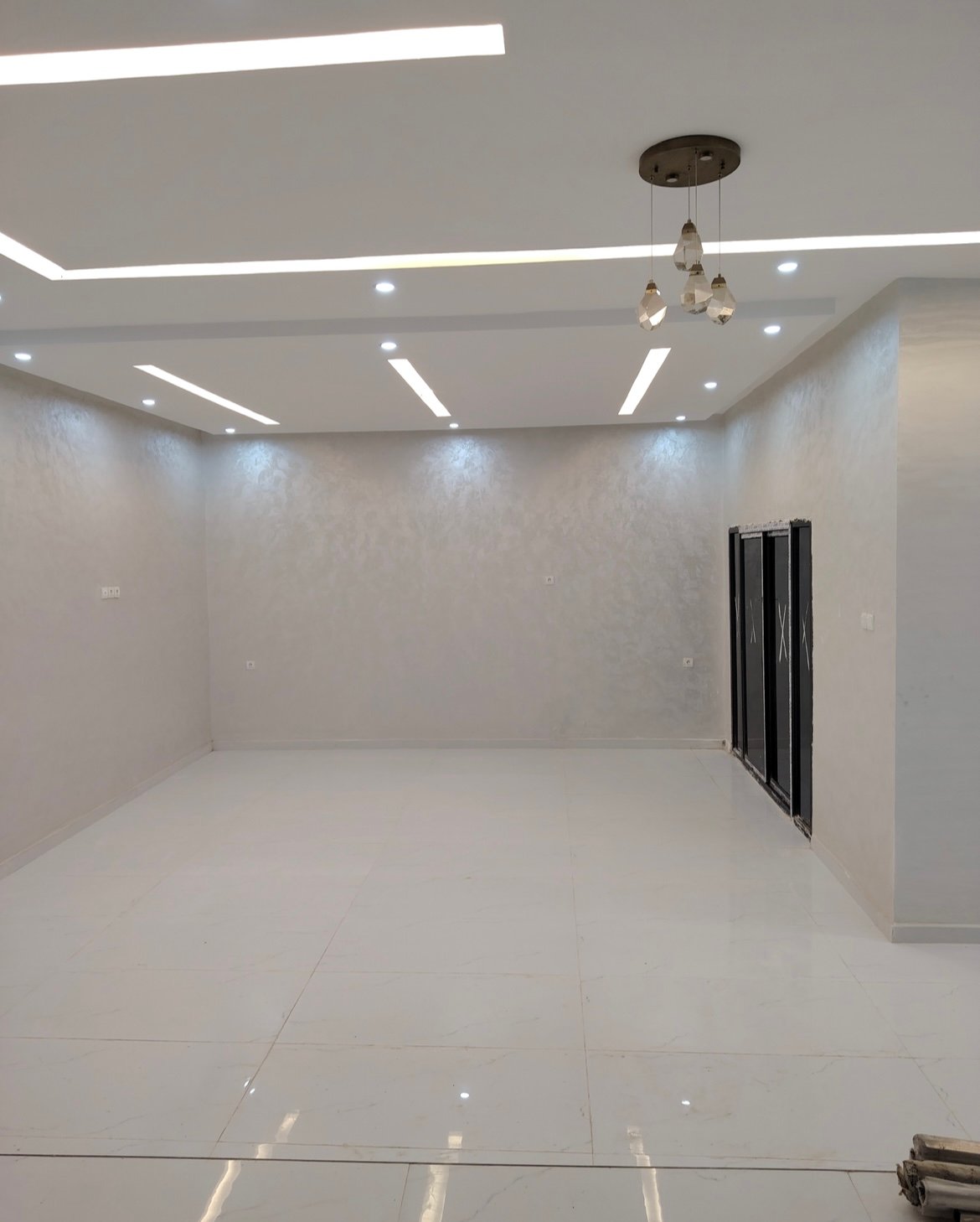 للبيع فيلا فخمة مساحة 600